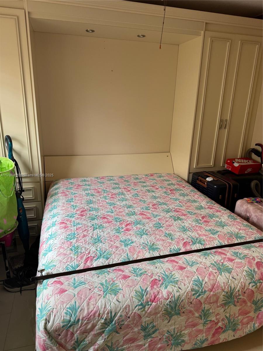 MEADOWS CONDO - Residential