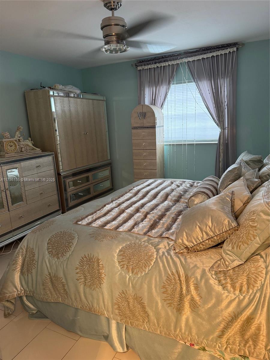 MEADOWS CONDO - Residential