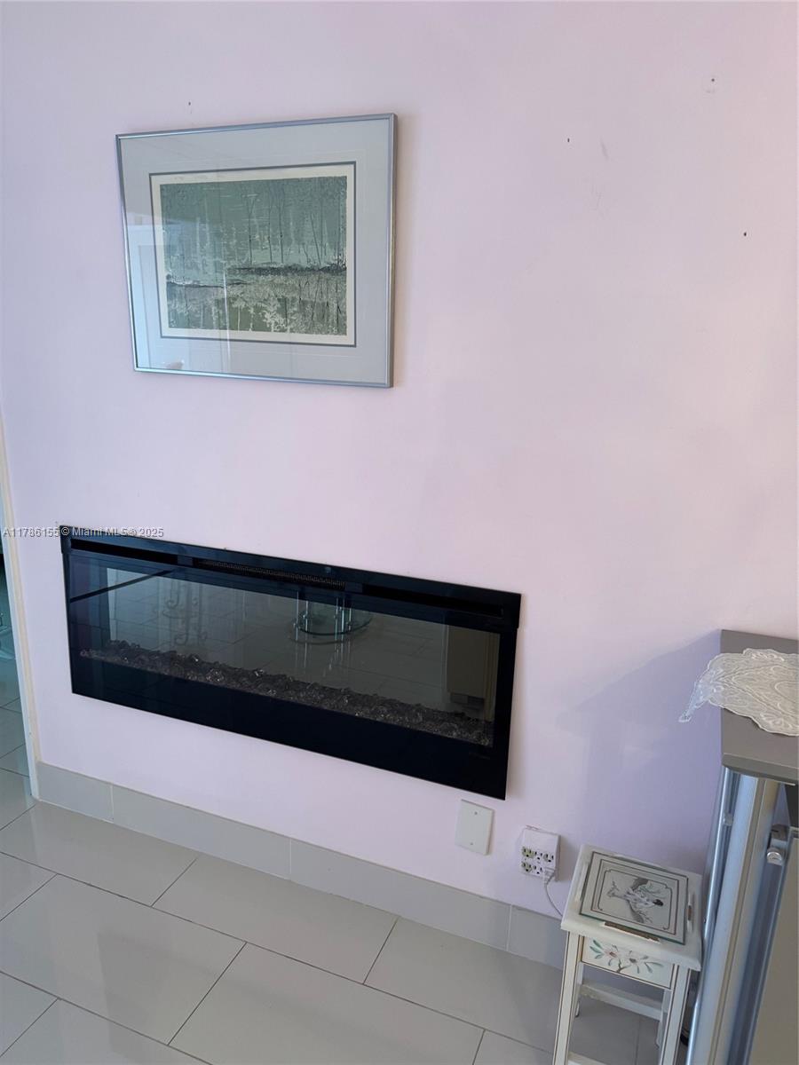 MEADOWS CONDO - Residential