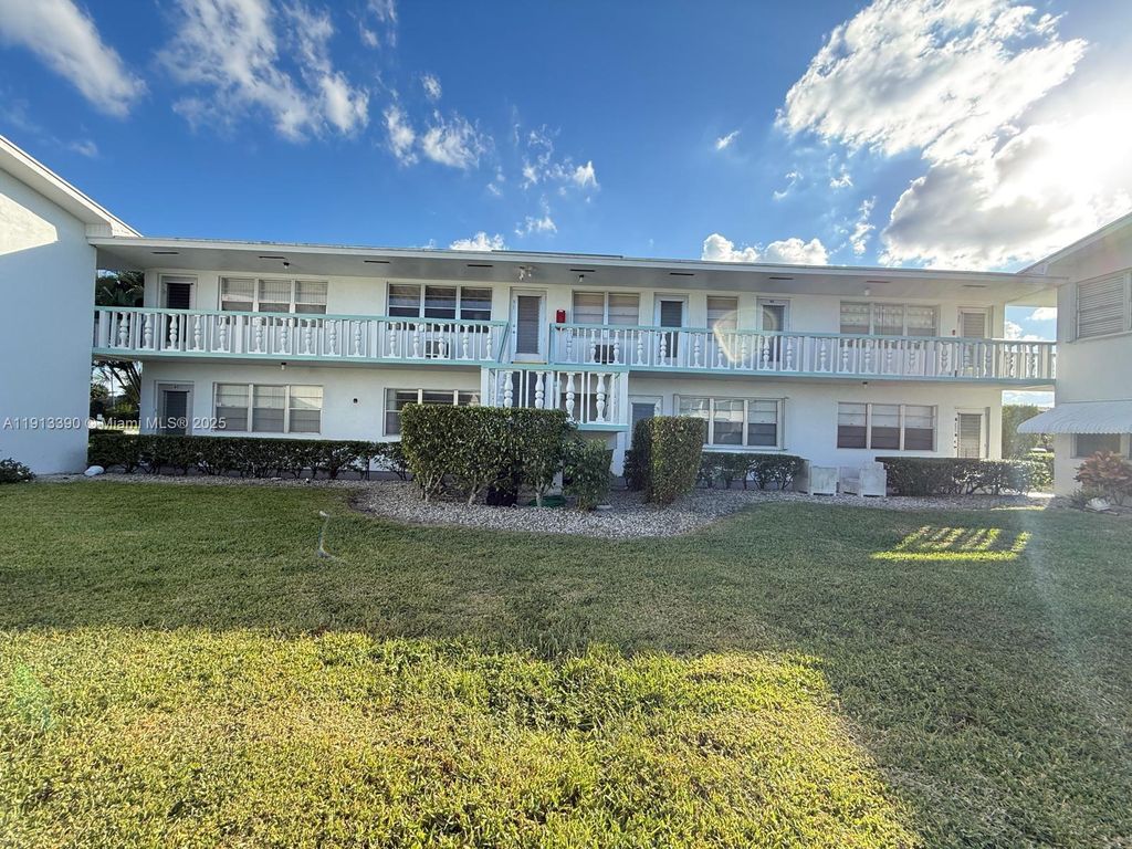 Photo of 79 Easthampton D #79, West Palm Beach, FL 33417 (MLS # A11913390)