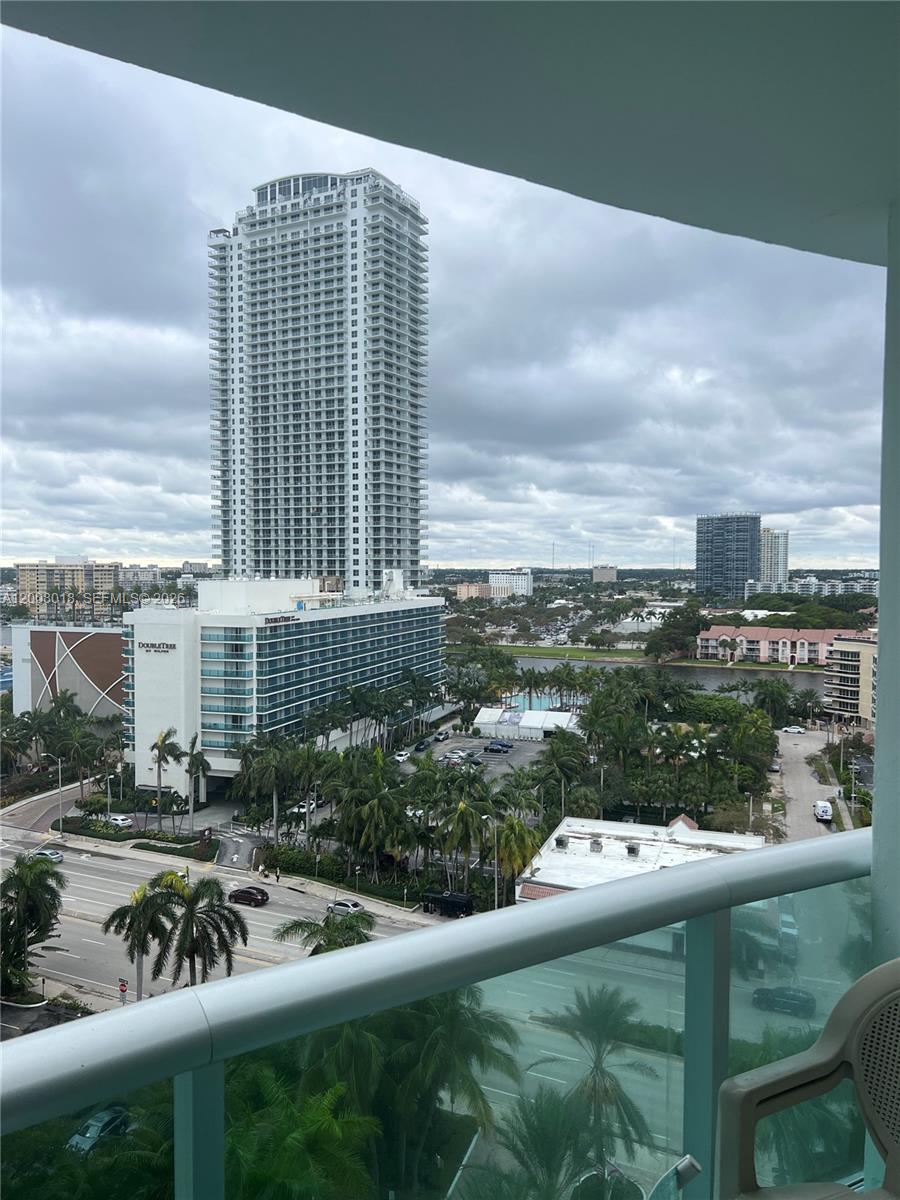 TIDES ON HOLLYWOOD BEACH - Residential