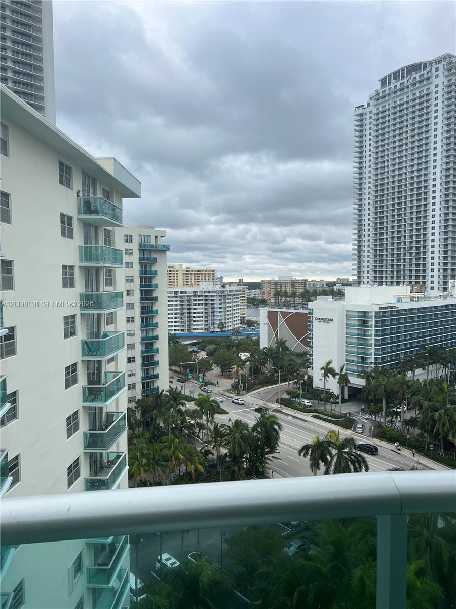 TIDES ON HOLLYWOOD BEACH - Residential