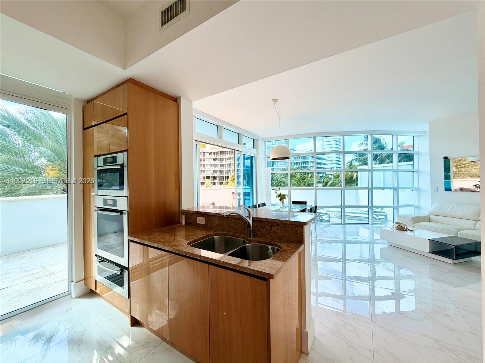 CONTINUUM ON SOUTH BEACH - Residential Lease