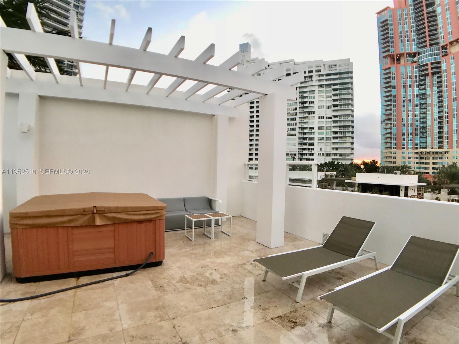 CONTINUUM ON SOUTH BEACH - Residential Lease