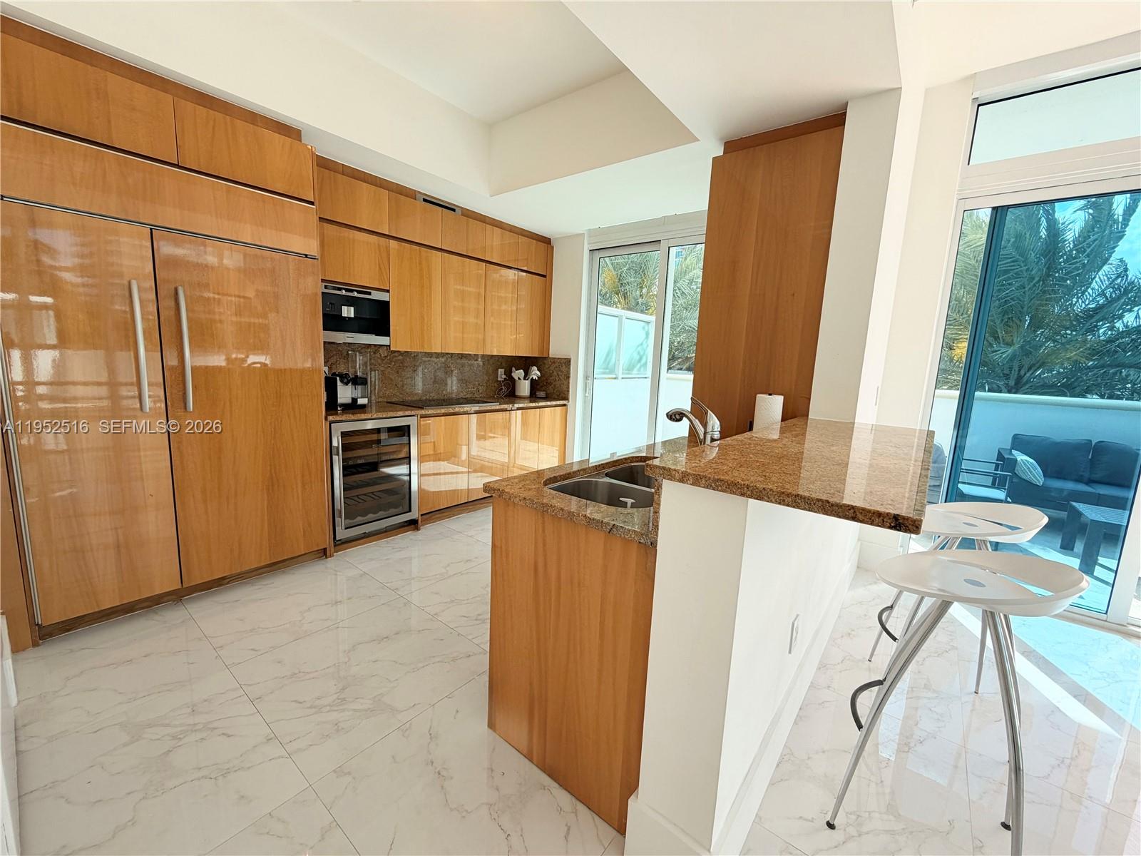 CONTINUUM ON SOUTH BEACH - Residential Lease