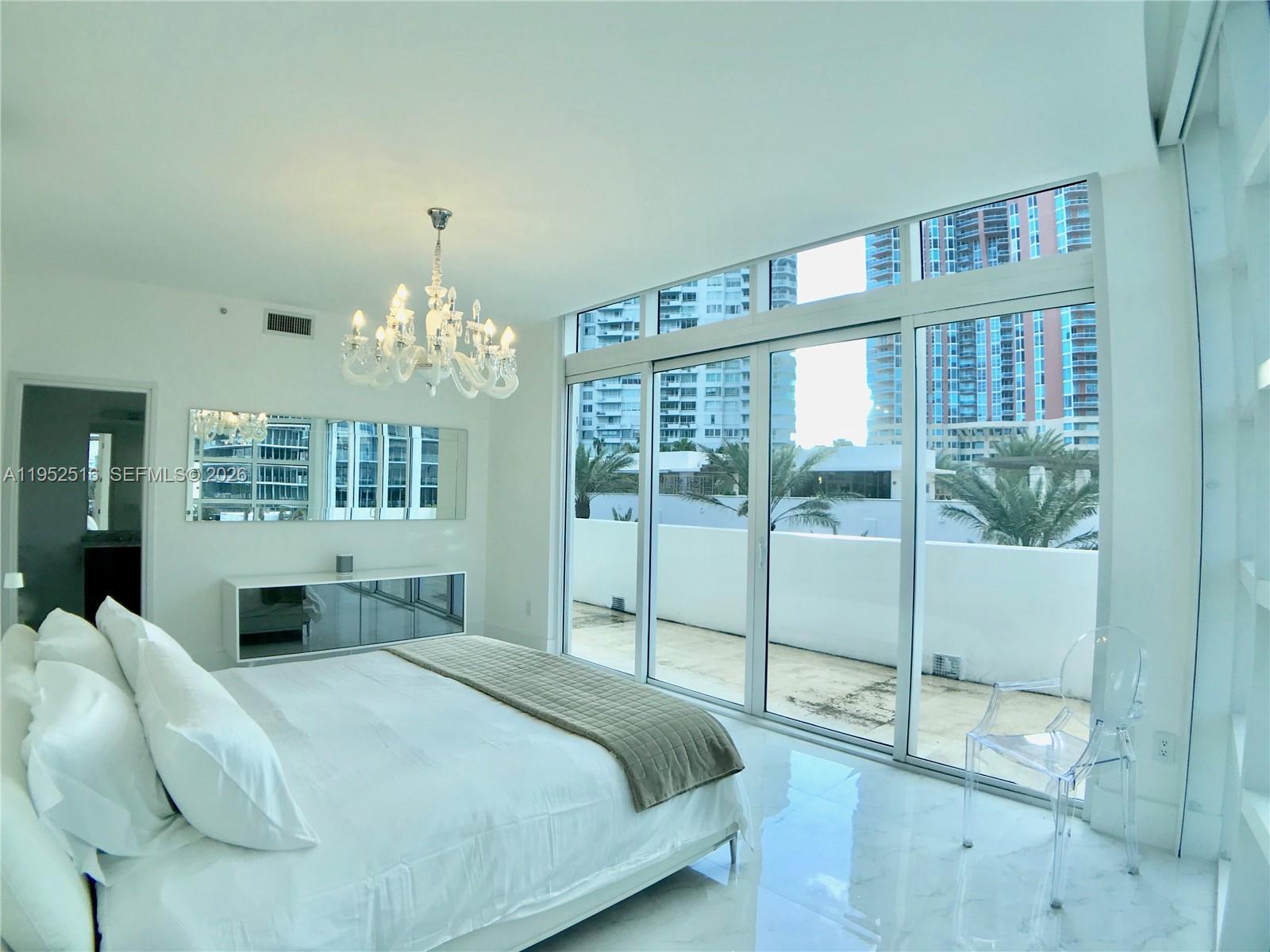 50 S Pointe Dr LOFT4