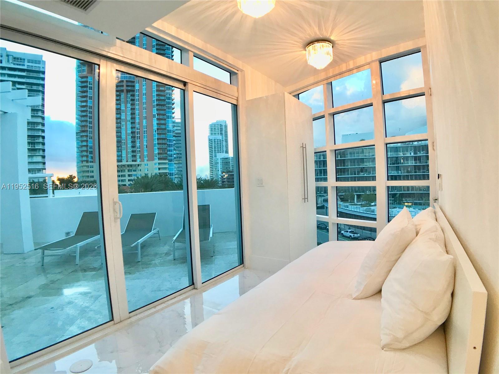 CONTINUUM ON SOUTH BEACH - Residential Lease