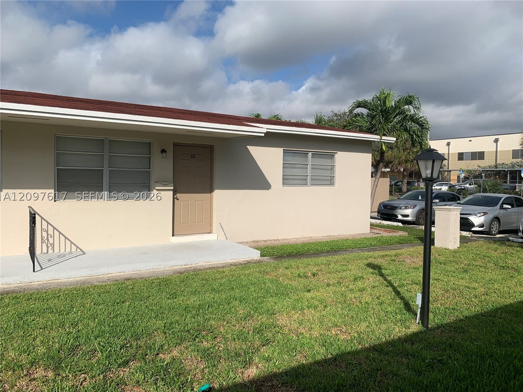 Photo of 2220 Pierce St #1-4, Hollywood, FL 33020 (MLS # A12097617)