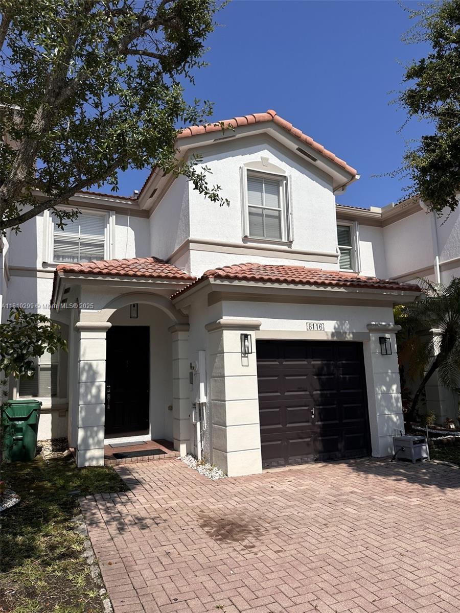 8116 Nw 108th Pl, Doral, Miami-Dade County, Florida - 3 Bedrooms  
3 Bathrooms - 