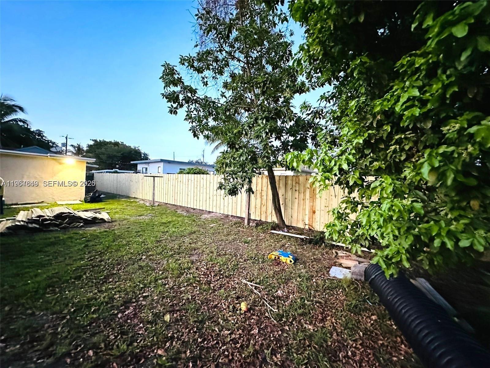 PINEWOOD PARK AMD PL 2ND - Residential Lease