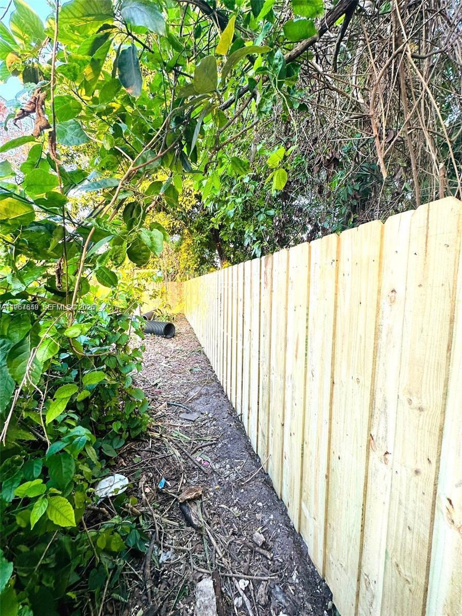 PINEWOOD PARK AMD PL 2ND - Residential Lease