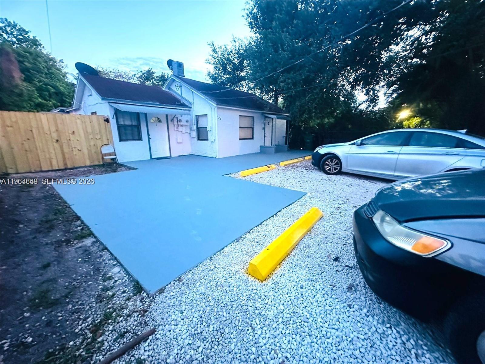 PINEWOOD PARK AMD PL 2ND - Residential Lease