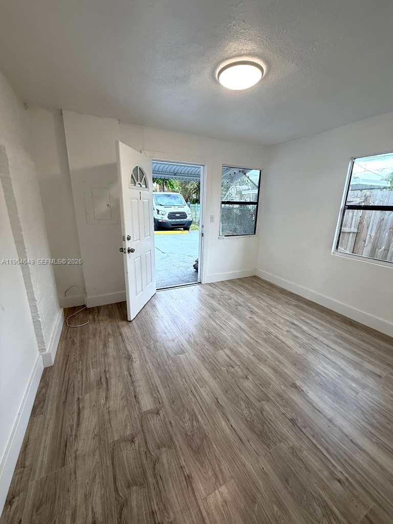 PINEWOOD PARK AMD PL 2ND - Residential Lease