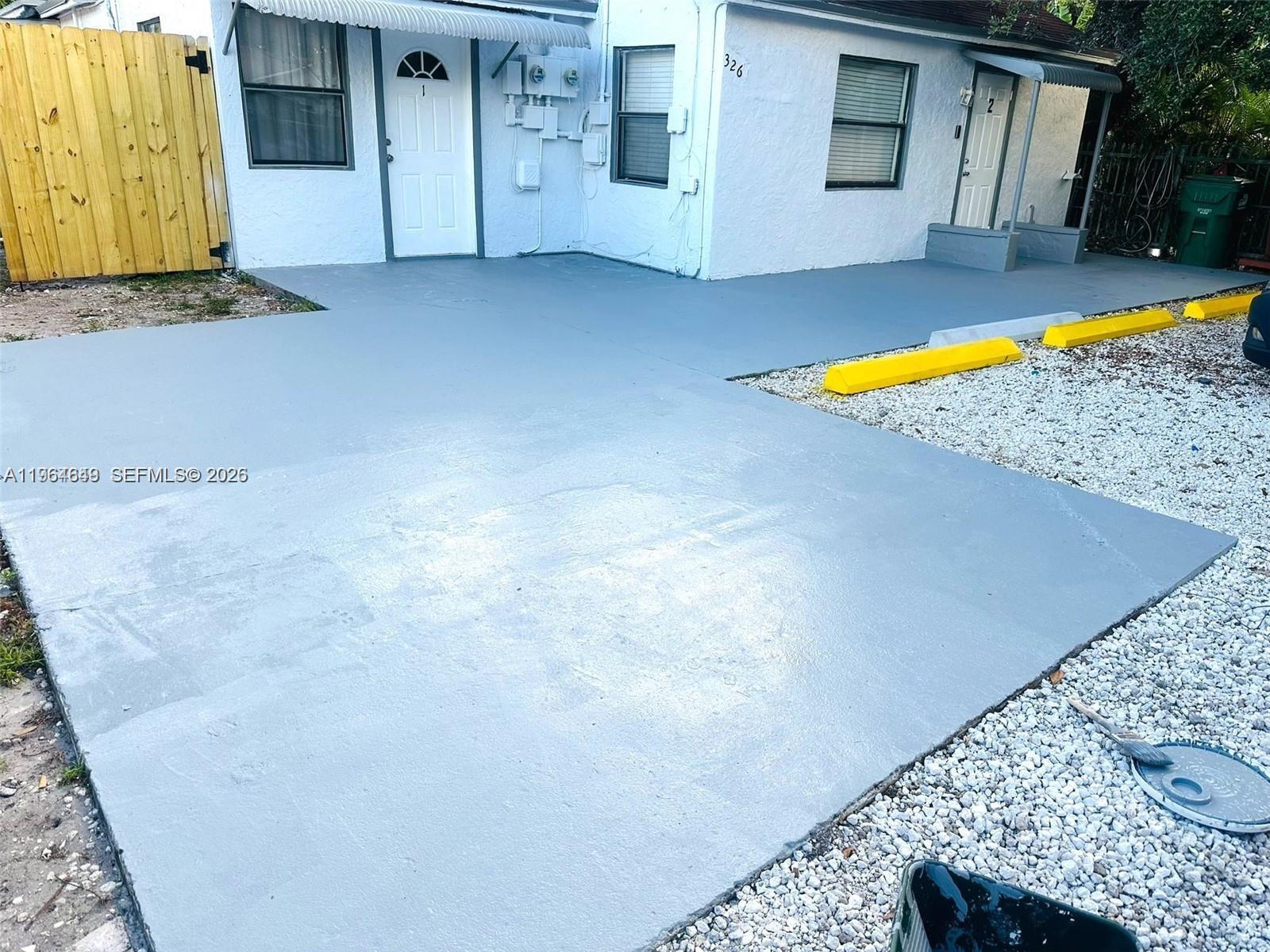 PINEWOOD PARK AMD PL 2ND - Residential Lease