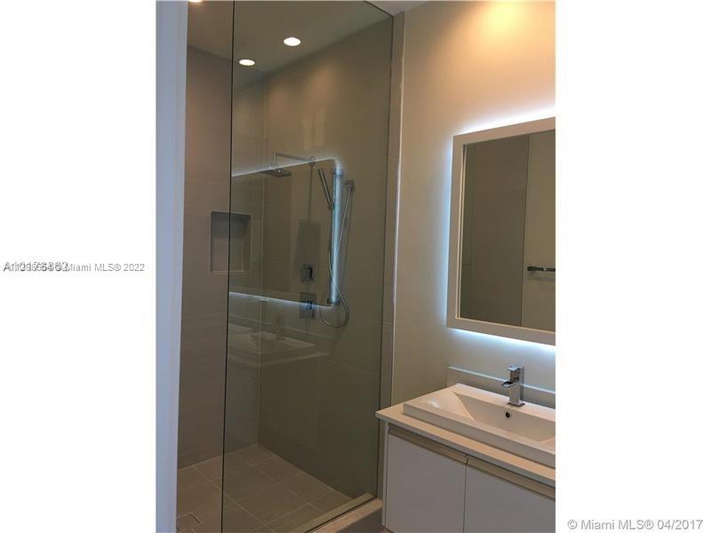 Photo 12 of 22 of 10265 NW 63rd Ter 204 condo