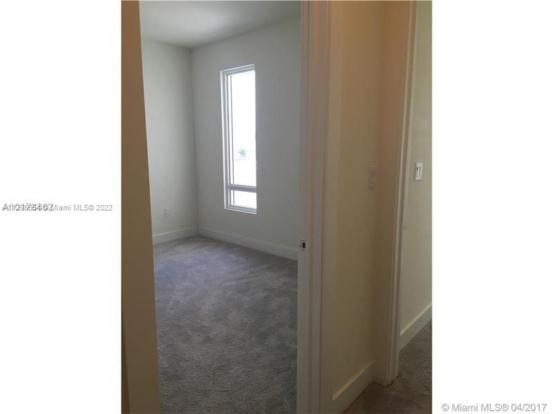 Photo 8 of 22 of 10265 NW 63rd Ter 204 condo
