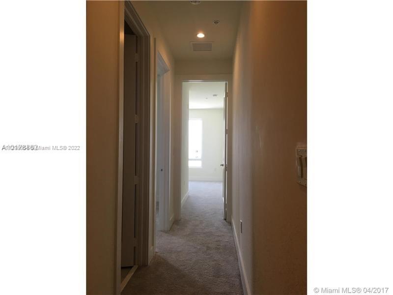 Photo 11 of 22 of 10265 NW 63rd Ter 204 condo