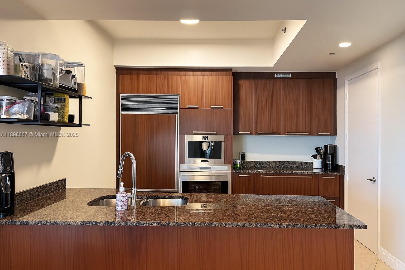 TDR TOWER II CONDO - Residential Lease