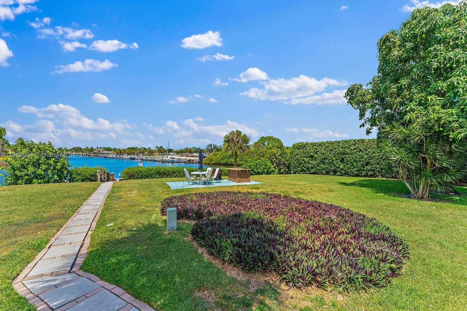 LORI-LYNN CONDO - Residential Lease