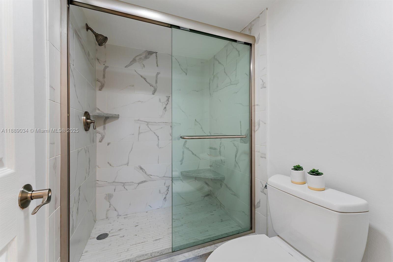 LORI-LYNN CONDO - Residential Lease