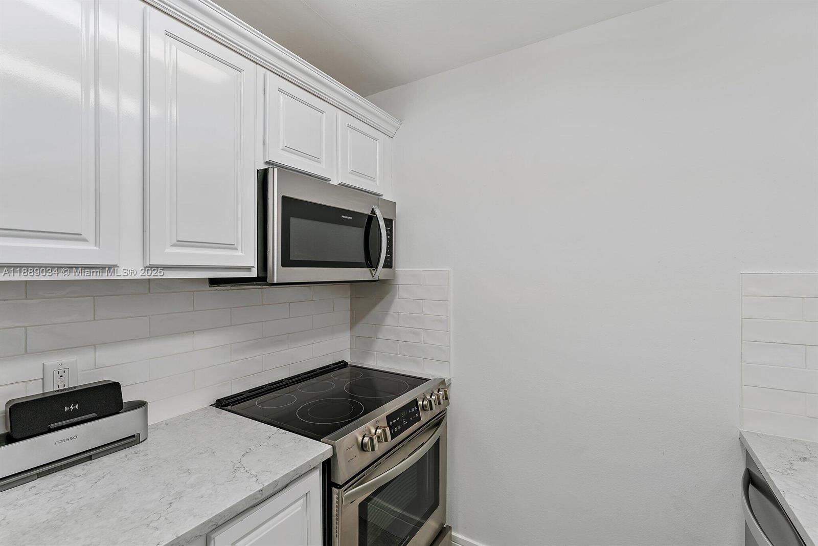 LORI-LYNN CONDO - Residential Lease