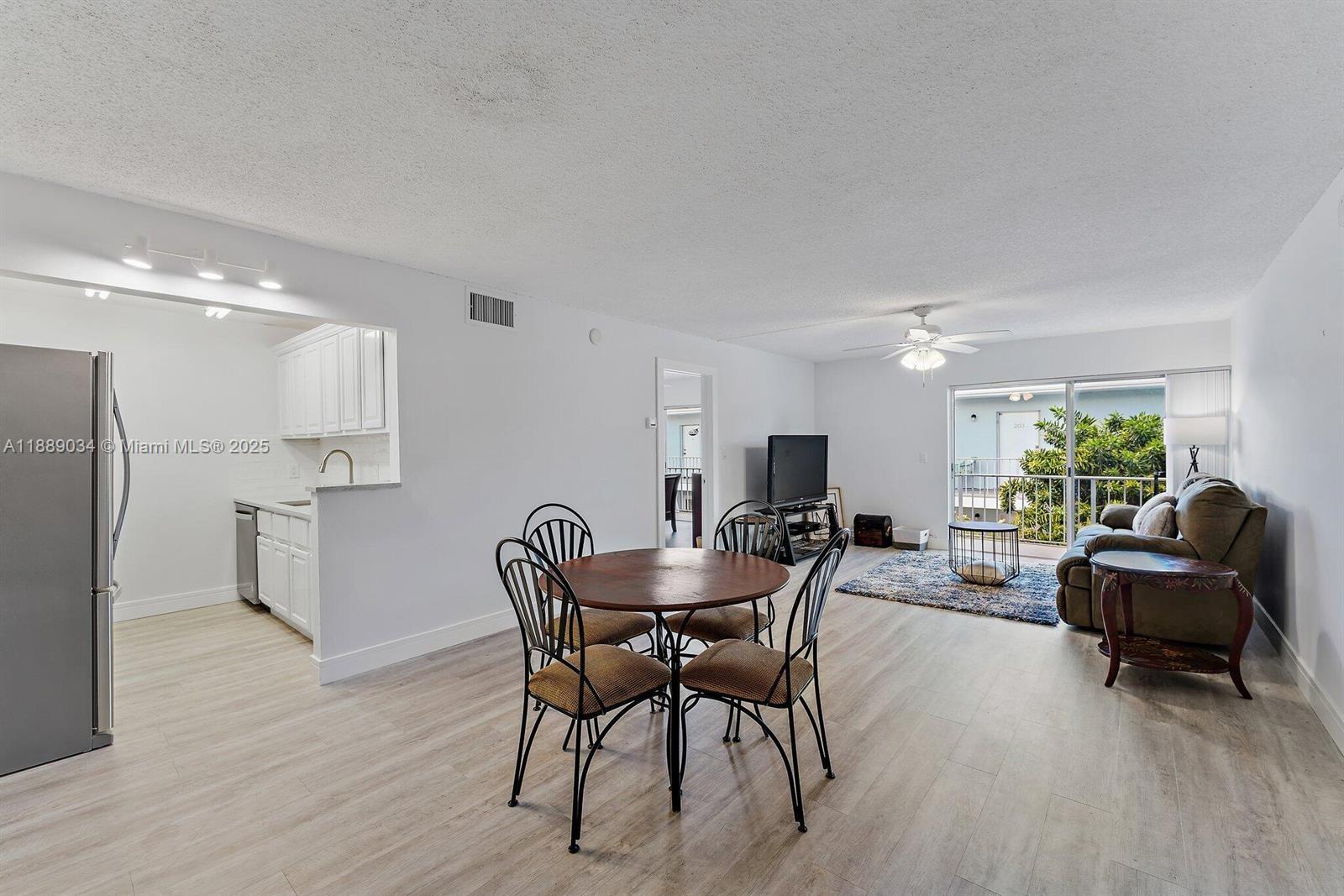 LORI-LYNN CONDO - Residential Lease