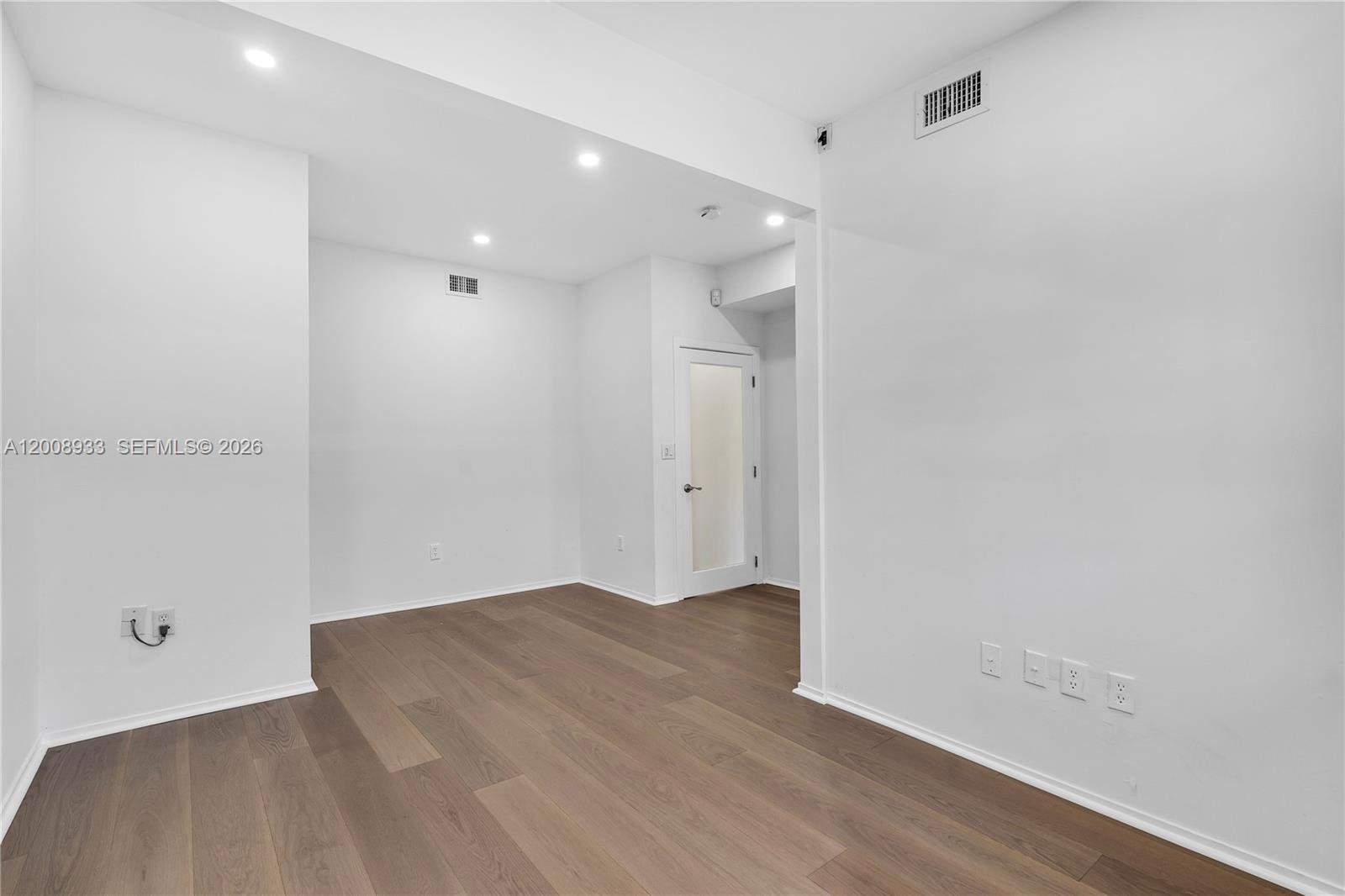 MICHIGAN PLACE CONDO - Residential