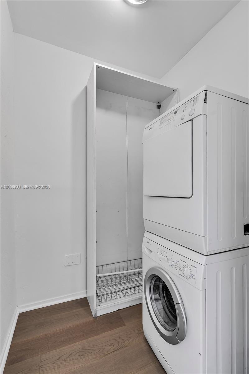 MICHIGAN PLACE CONDO - Residential