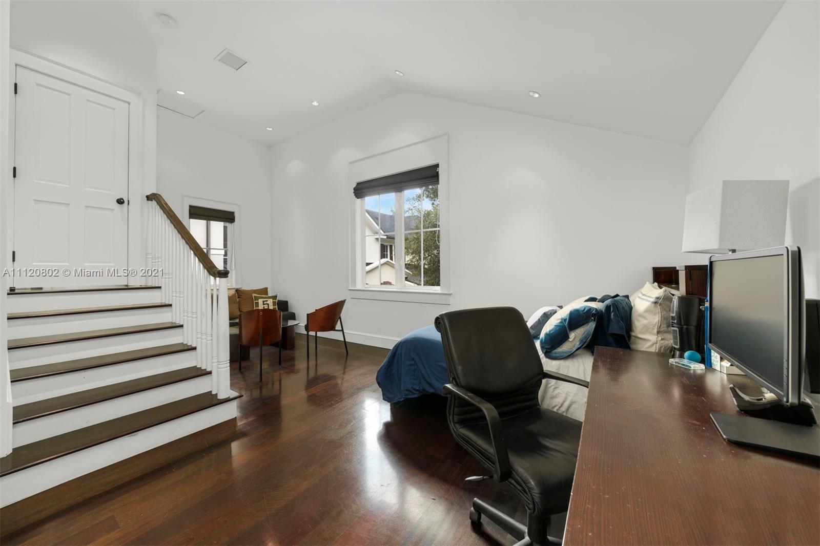 SNAPPER CREEK LAKES SUB - Residential