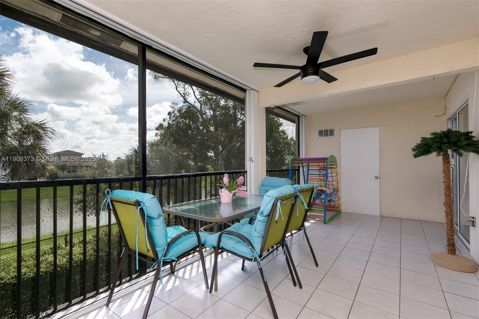 NINTH GREEN AT CRYSTAL LA - Residential Lease