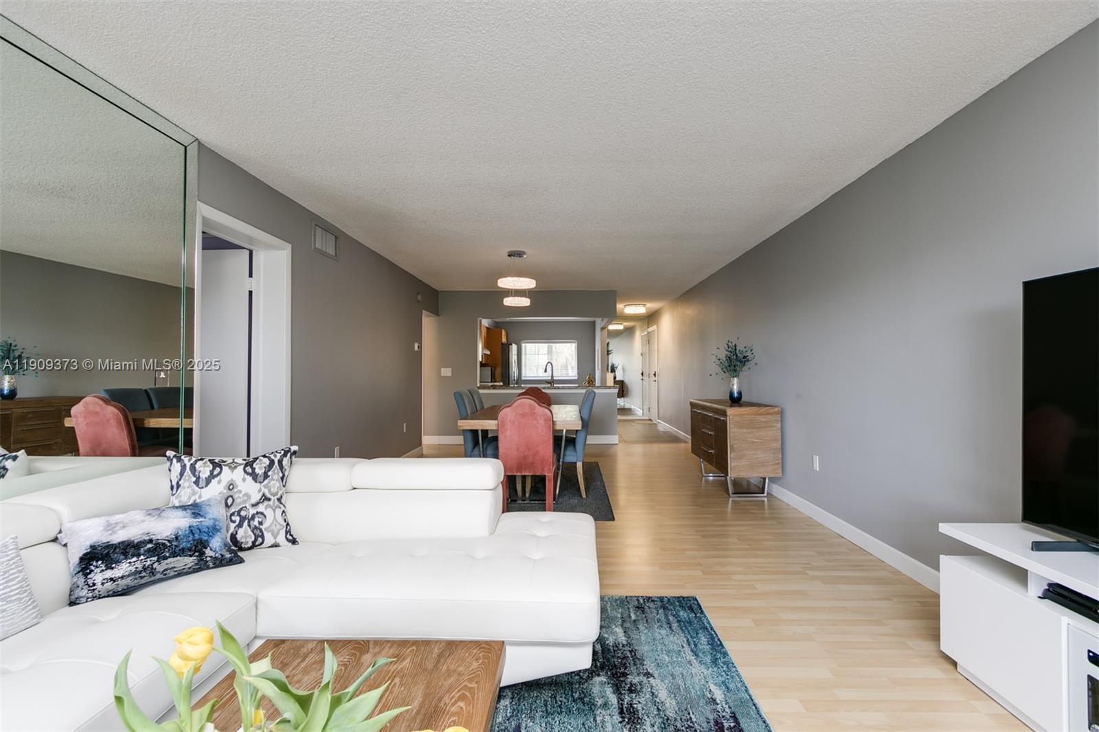 NINTH GREEN AT CRYSTAL LA - Residential Lease