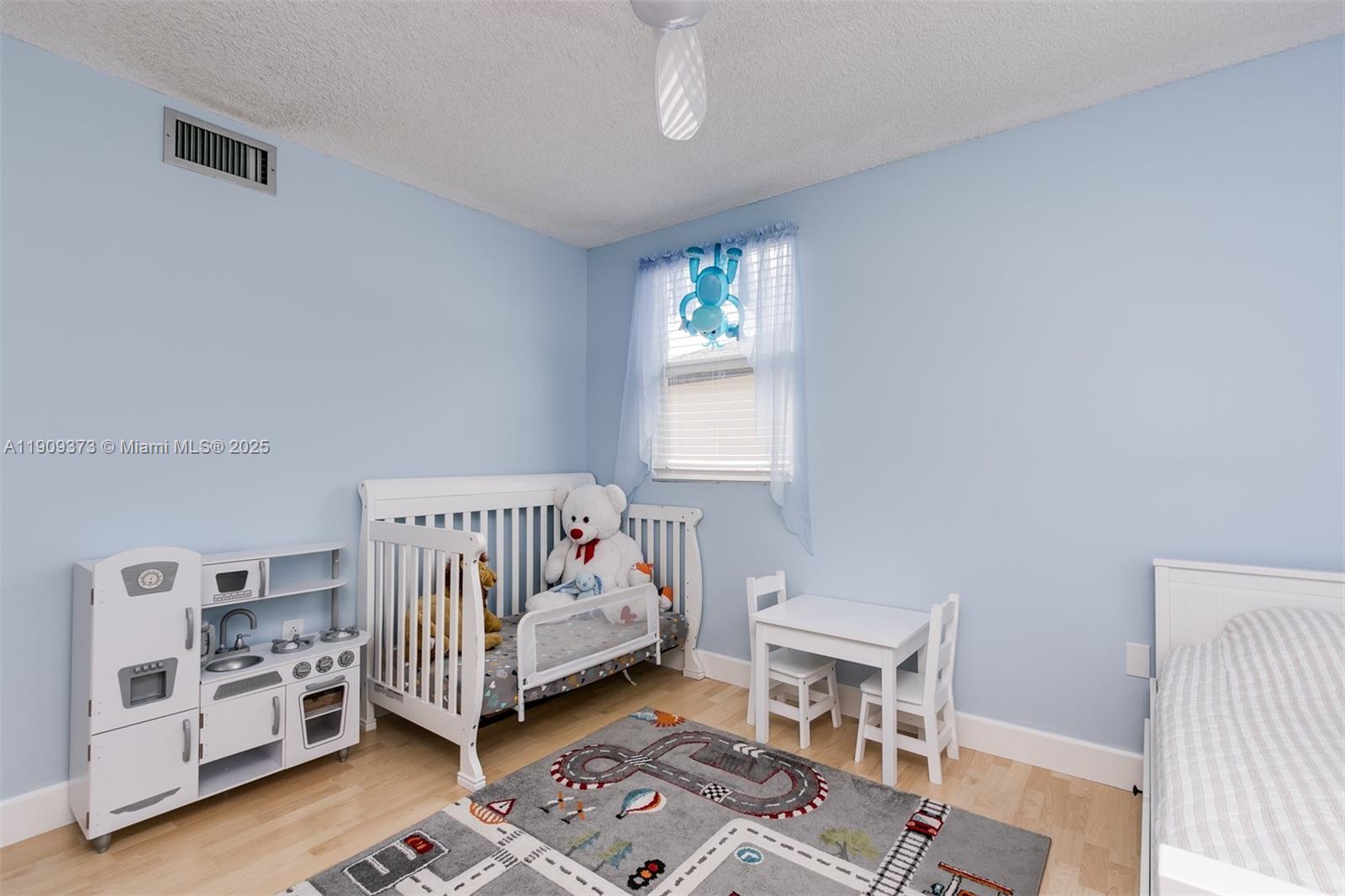 NINTH GREEN AT CRYSTAL LA - Residential Lease