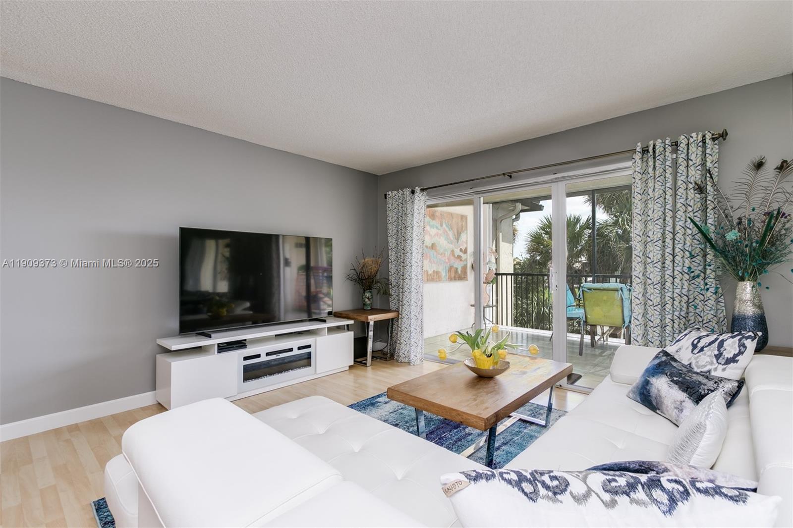 NINTH GREEN AT CRYSTAL LA - Residential Lease