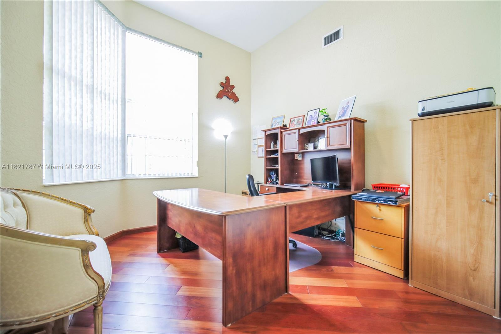 COUNTRY GLEN - Residential Lease