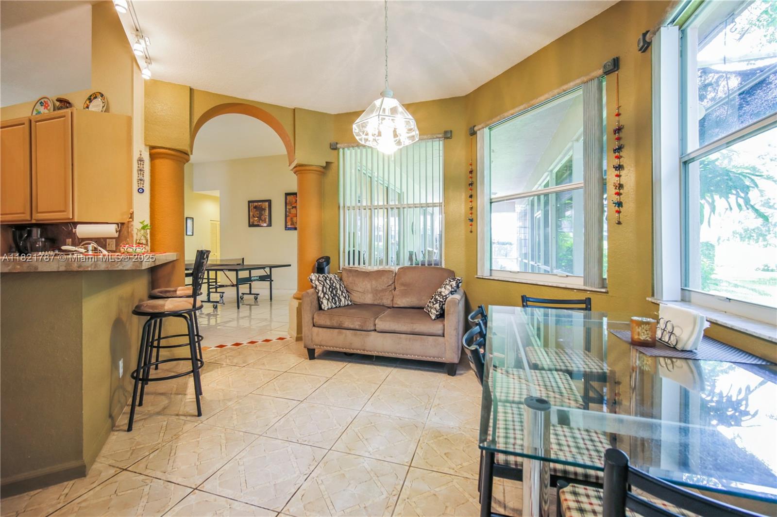 COUNTRY GLEN - Residential Lease