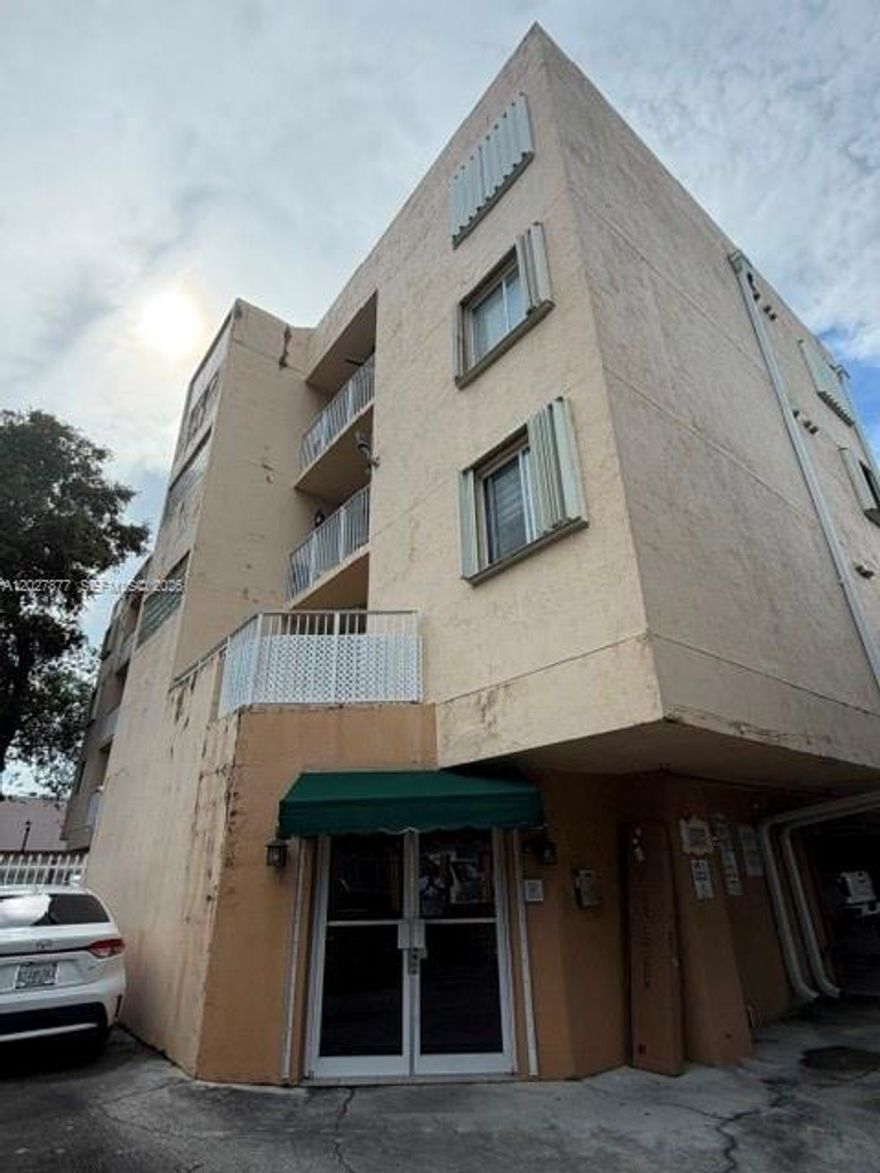 Location, location, location! Beautifully maintained property conveniently located near Miami International Airport (MIA), with easy access to major highways, shopping, dining, and entertainment. Just minutes away from the new Inter Miami (Nu Stadium) and Loan Depot Park. Ideal for tenants or buyers seeking comfort, convenience, and a central location. Easy to show.