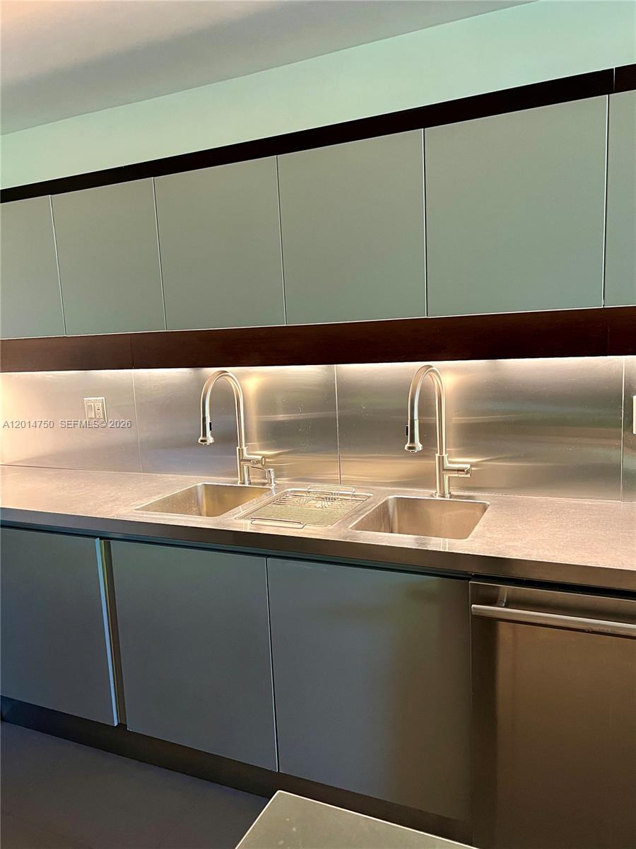 CORONADO CONDO- TOWER II - Residential