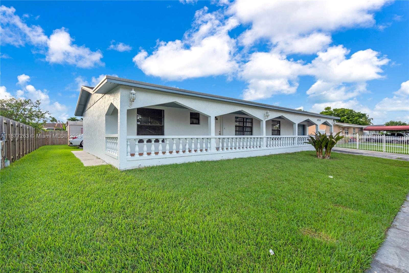 Lovely Single Family with 4 bedrooms and 2 bathrooms plus garage. NO HOA, NEW ROOF 2023 with Large Patio, Boat Space, Terrace and Porch. Near Shopping plaza with stores like target, Ross, Planet Fitness, TJ Maxx etc.