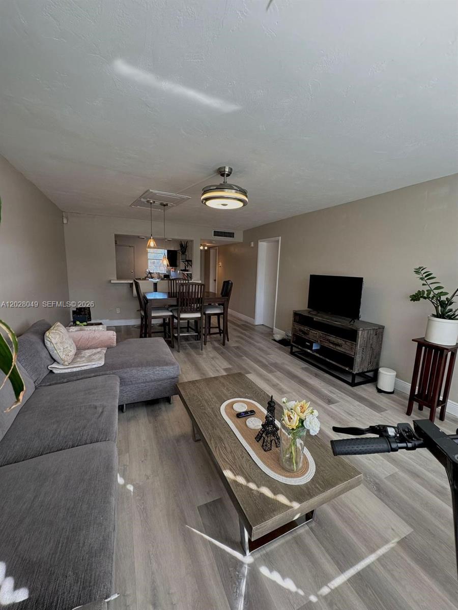 THIRD HORIZONS CONDO - Residential
