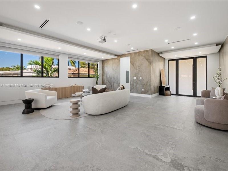 NORMANDY GOLF COURSE - Residential