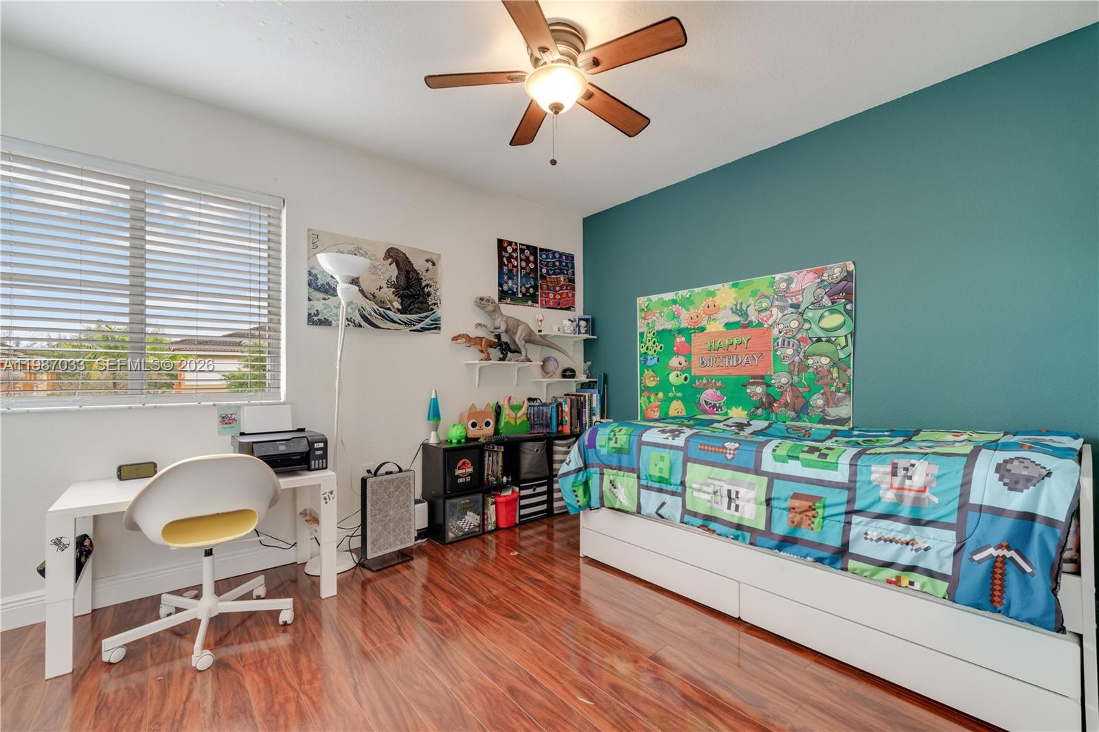 VILLAGE WALK - Residential