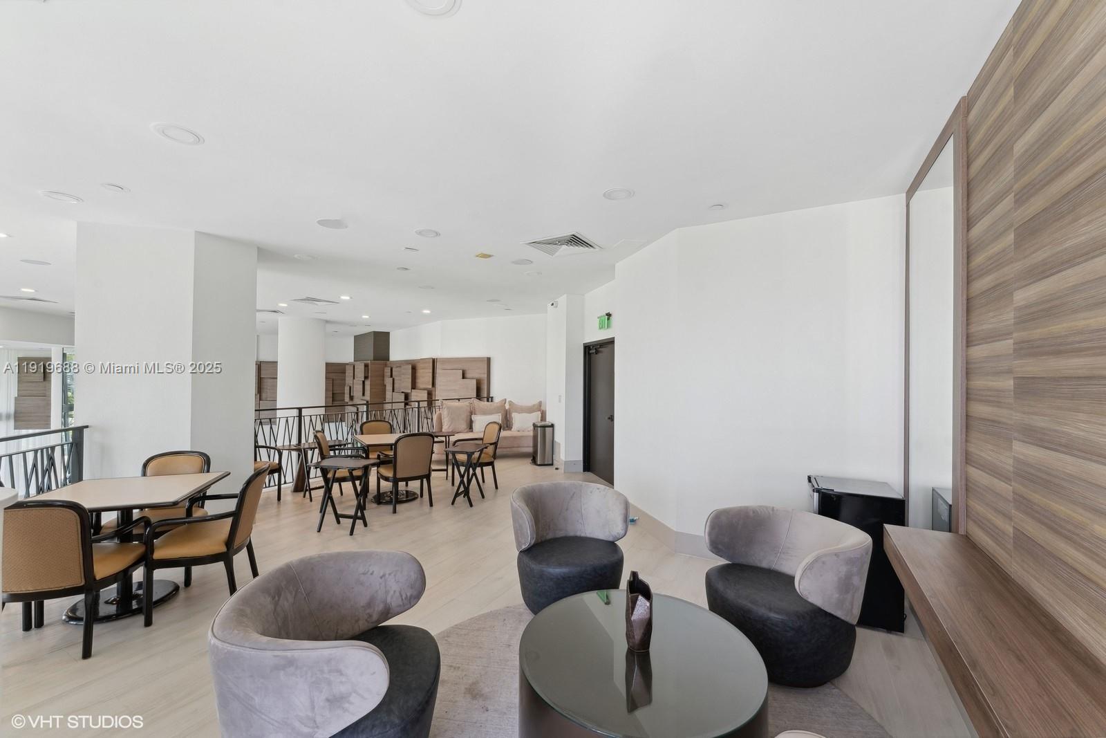 1000 ISL BLVD WILLIAMS IS - Residential