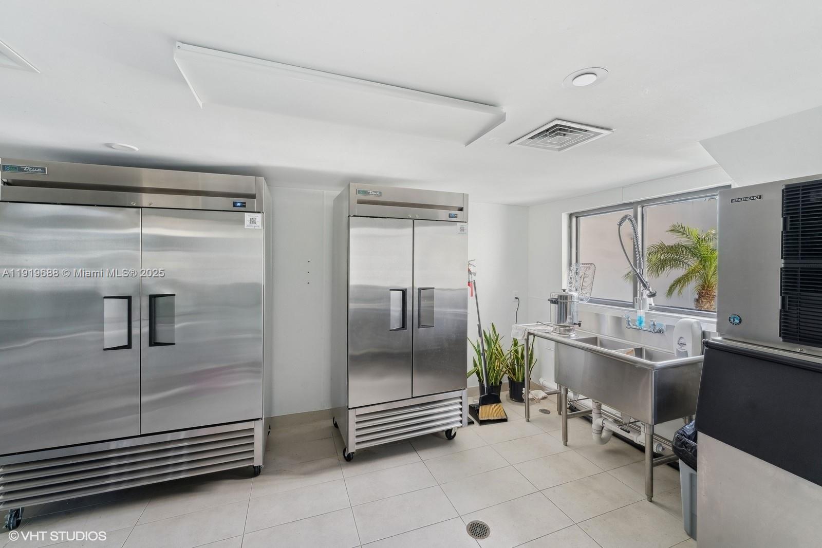 1000 ISL BLVD WILLIAMS IS - Residential