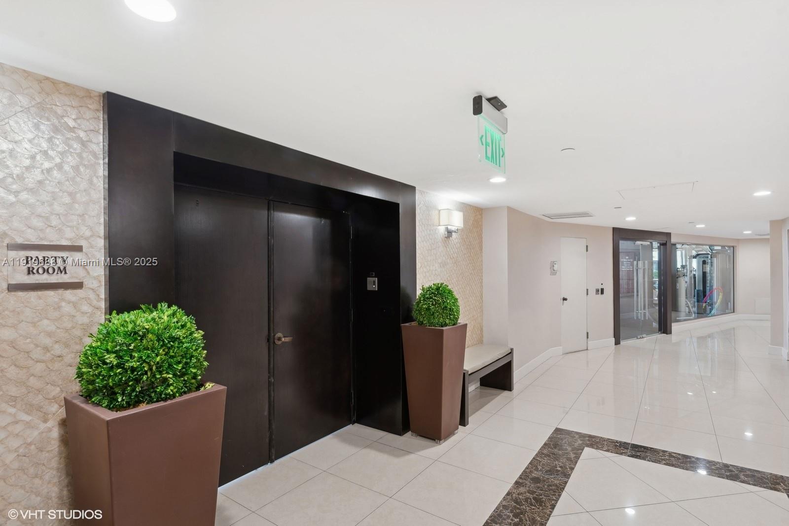 1000 ISL BLVD WILLIAMS IS - Residential