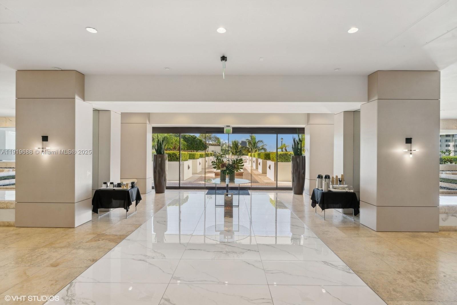 1000 ISL BLVD WILLIAMS IS - Residential