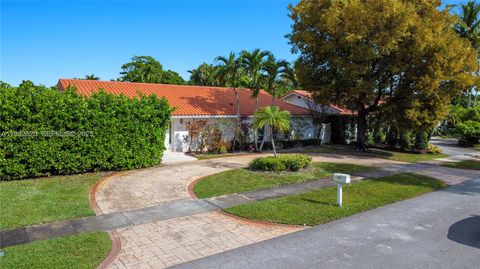 2101 NE 211th Ter . Miami FL 33179