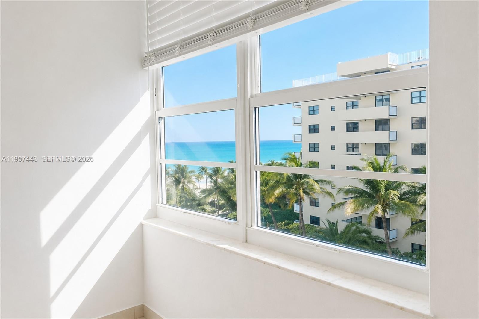 THE DECOPLAGE CONDO - Residential