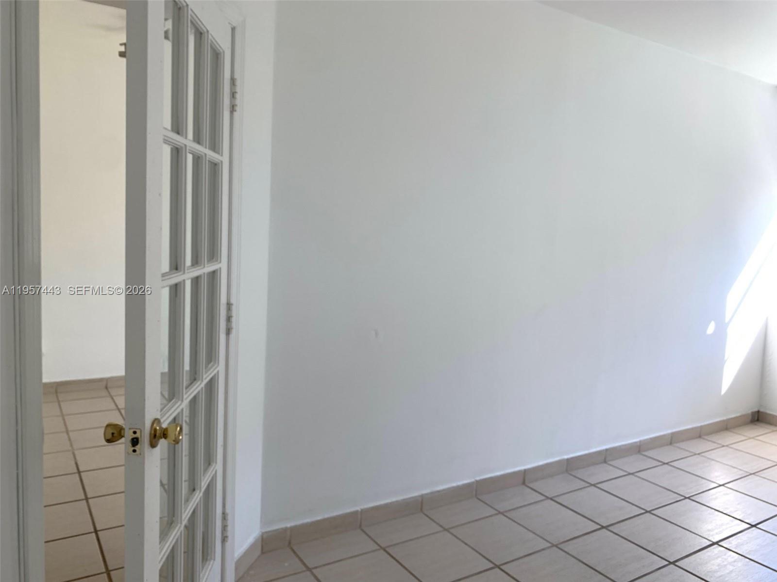 THE DECOPLAGE CONDO - Residential