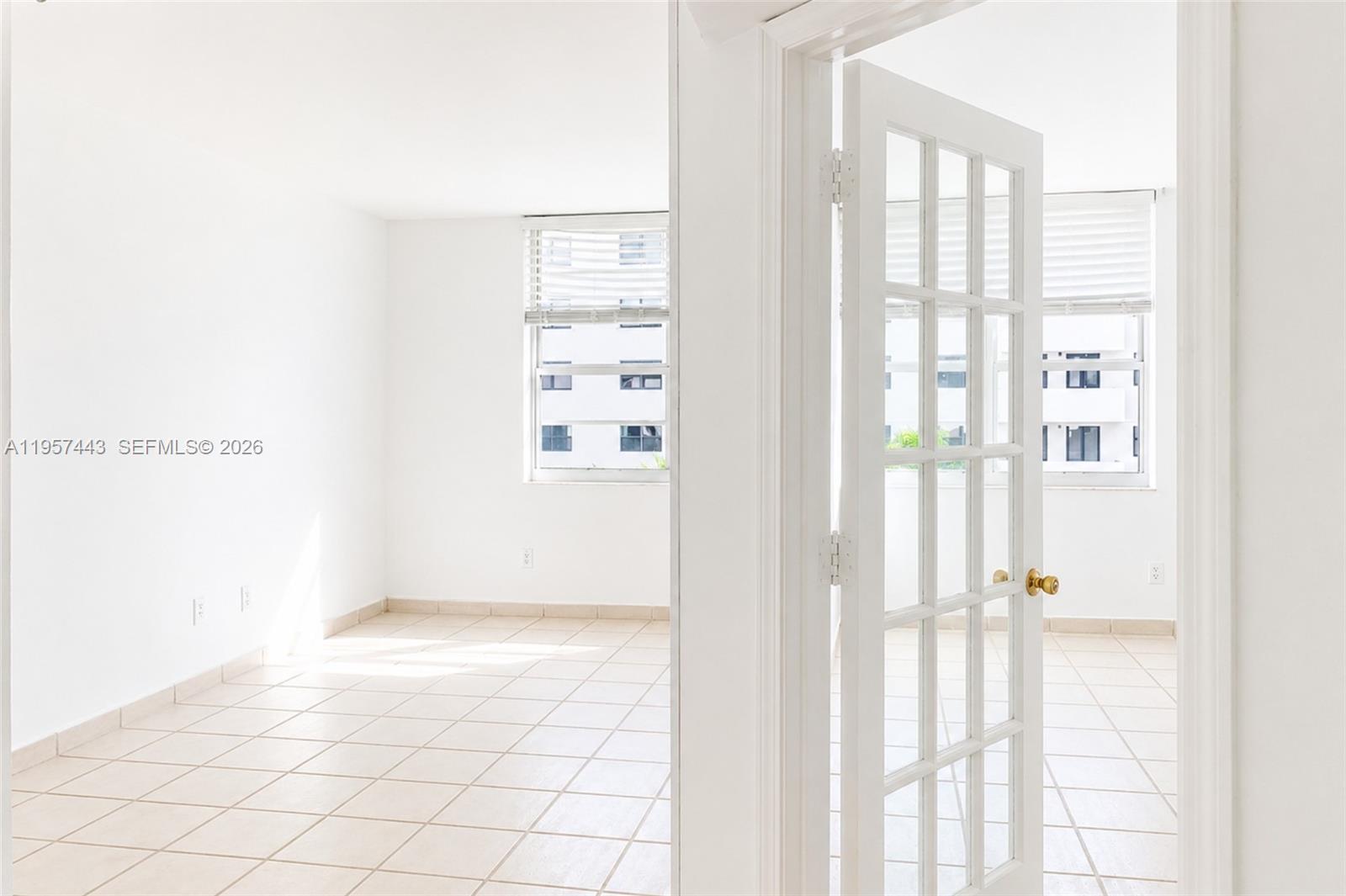 THE DECOPLAGE CONDO - Residential