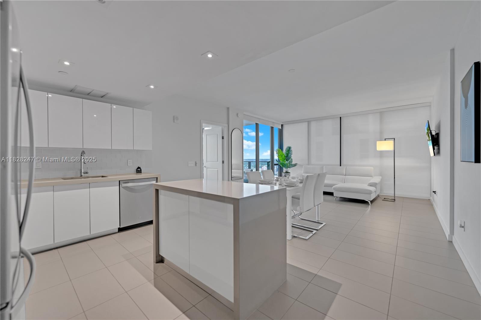 CANVAS CONDO - Residential